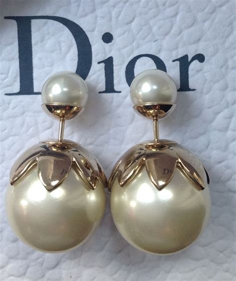 mise en dior tribal earrings